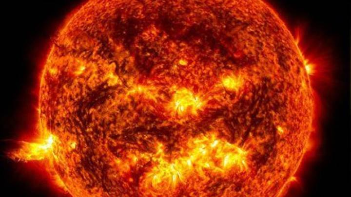 Solar storm headed for earth could cause black-outs