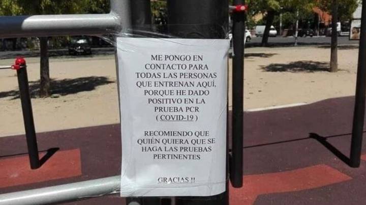 Da positivo y pega carteles por la ciudad para avisar al resto