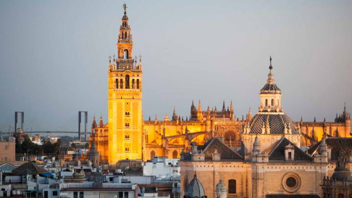 Bono turístico de Andalucía: qué es y cuándo comienza