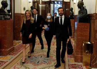 El 'WhatsApp' de la discordia entre Pedro Sánchez y Casado