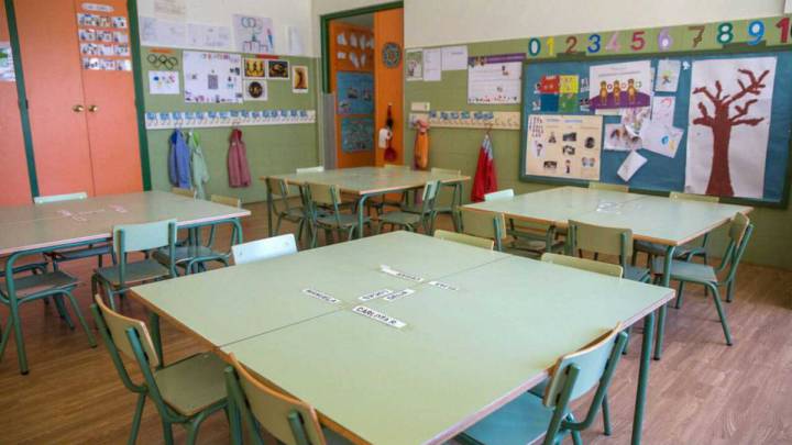Un colegio de Pontevedra se cierra tras el positivo de 20 profesores
