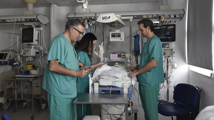 Murcia avisa de que en dos semanas las camas UCI estarán llenas de pacientes con COVID-19