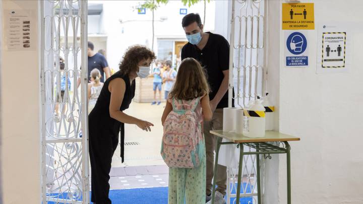 La primera semana de clase se cierra con al menos 120 incidencias por coronavirus