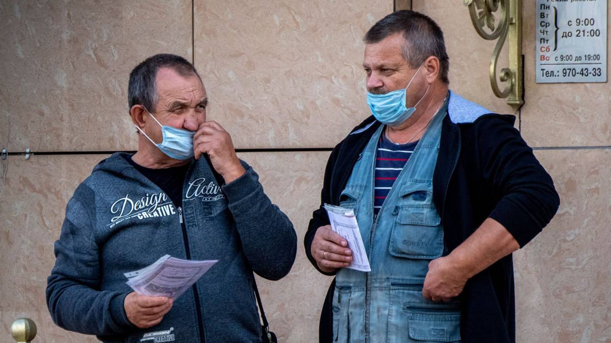 Более 85. Приехал в Москву и оштрафовали перчатки.