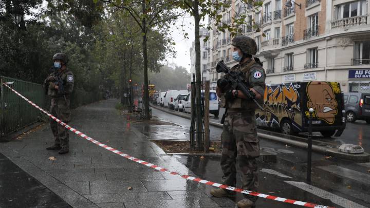 Ataque con cuchillos con al menos dos heridos cerca de Charlie Hebdo en París