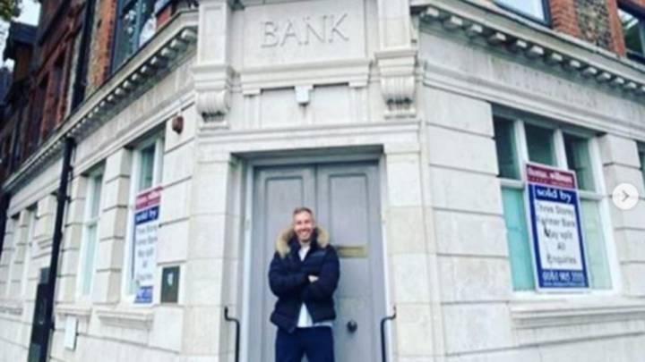 Un empresario compra el banco que le negó un préstamo con 21 años
