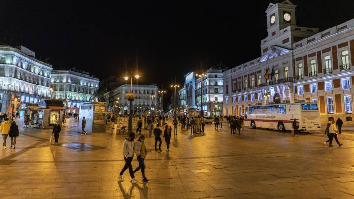 Al menos 574 municipios españoles están confinados o con restricciones por la COVID-19