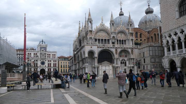 Día histórico para Venecia: consigue frenar la marea alta