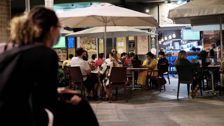 Cataluña estudia cerrar bares y restaurantes durante 15 días para frenar los contagios