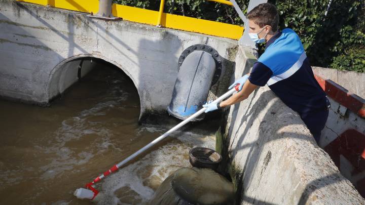 Madrid usa las aguas residuales para insistir en su plan de confinamiento por zonas básicas