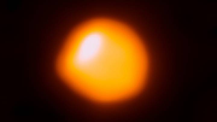 La estrella Betelgeuse, más cerca de lo que se cree de la tierra