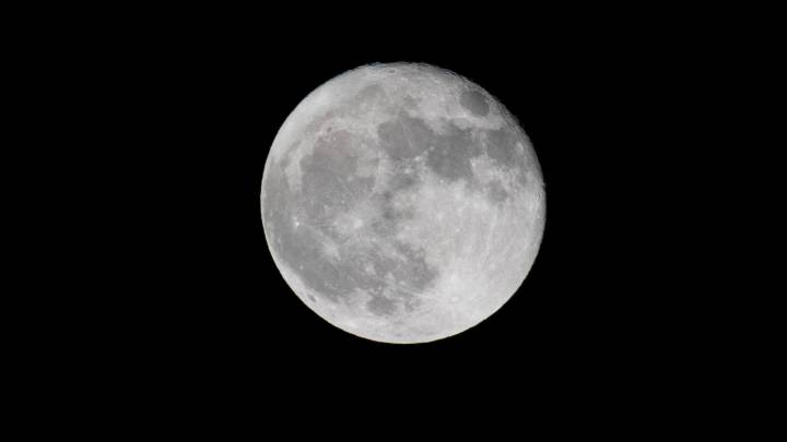 La NASA avisa de un "nuevo y emocionante descubrimiento" sobre la Luna