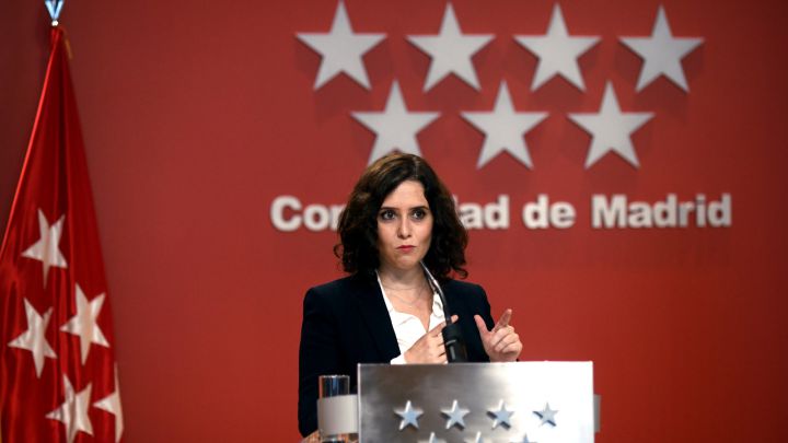 Toque de queda en Madrid: ¿están permitidas las reuniones de más de 6 personas no convivientes?