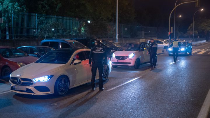 Estado de Alarma: ¿cuántas personas pueden viajar juntas en el mismo coche?