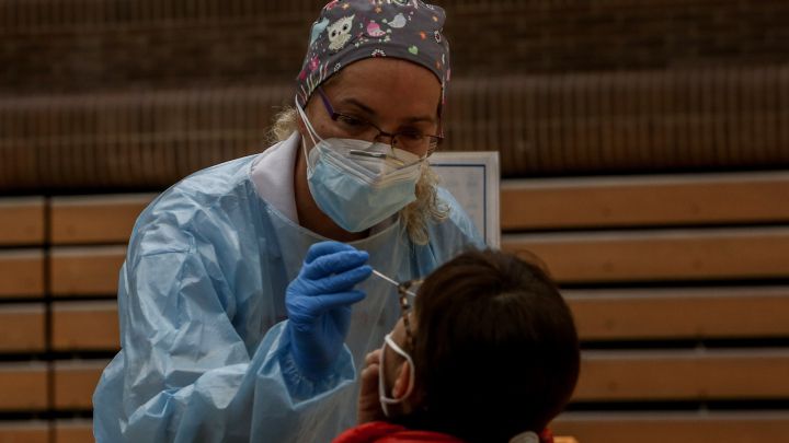 Test de antígenos en Madrid: ¿cuáles son las 13 nuevas zonas básicas de salud donde se realizan?