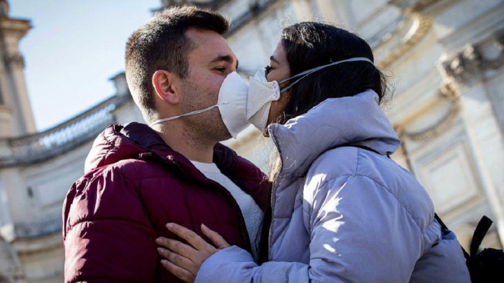 Blgica permite "un compa?ero de mimos" en el confinamiento