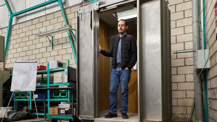Un inventor español patenta un ascensor que elimina el coronavirus