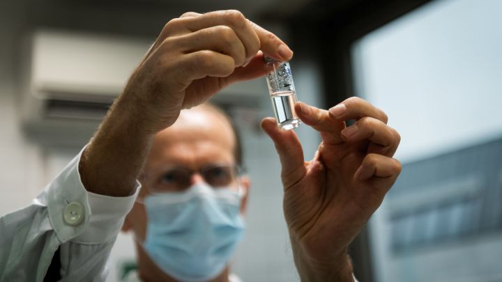 La UE afirma que los permisos preliminares para las vacunas podrían llegar en diciembre