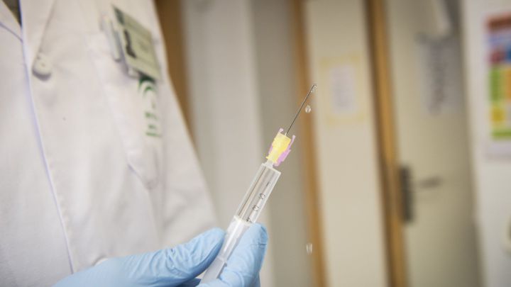 López Acuña, sobre la vacunación: "No podemos fijar una fecha que aún no es posible"