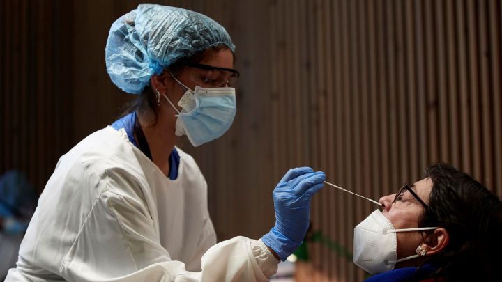 El final de la pandemia en España: un epidemiólogo fija la fecha