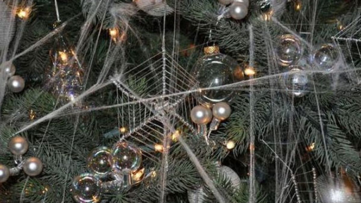 Details 50 árboles de navidad en ucrania
