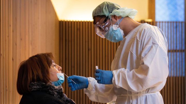 Giro en la incidencia acumulada: Baleares y Madrid pasan a los primeros puestos