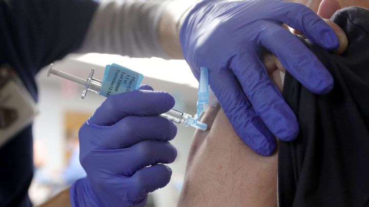 Una sanitaria de Alaska sufre reacción alérgica a la vacuna de Pfizer