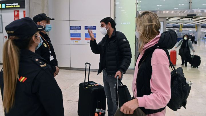 Reino Unido aeropuertos coronavirus cepa vuelos España