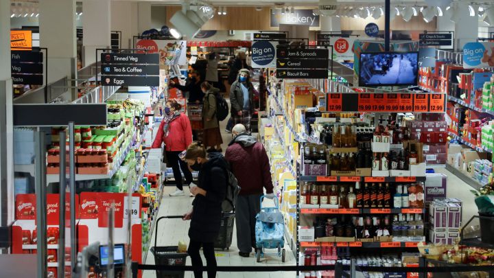 Horarios de supermercados en Nochebuena y Navidad: ¿A qué hora abren y cierran Mercadona, Carrefour, Lidl, Día...?