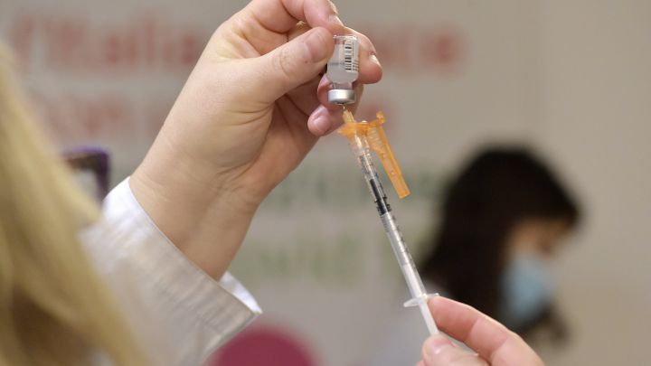 Vacuna Pfizer: de dónde viene, efectos secundarios, composición y prospecto