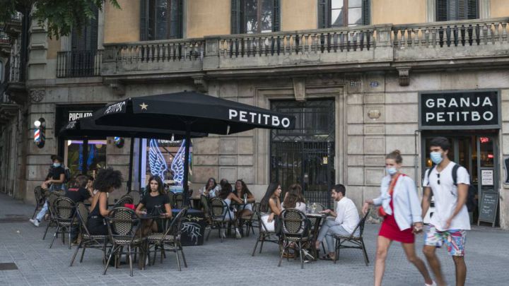 Alerta en Madrid por aumento de casos: hasta 53 zonas superan la tasa máxima de contagios