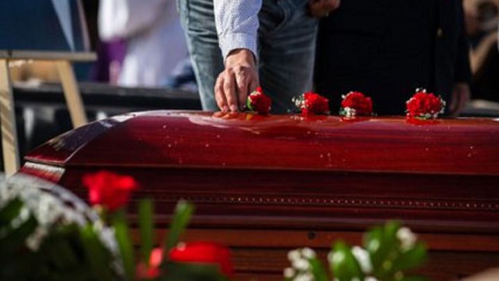 Mueren 16 de sus familiares por COVID tras acudir todos al funeral de un tío lejano en México