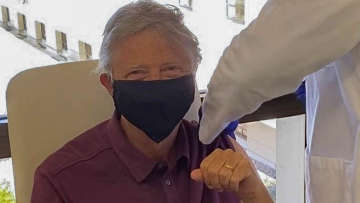 Bill Gates Receives First Dose of Coronavirus Vaccine