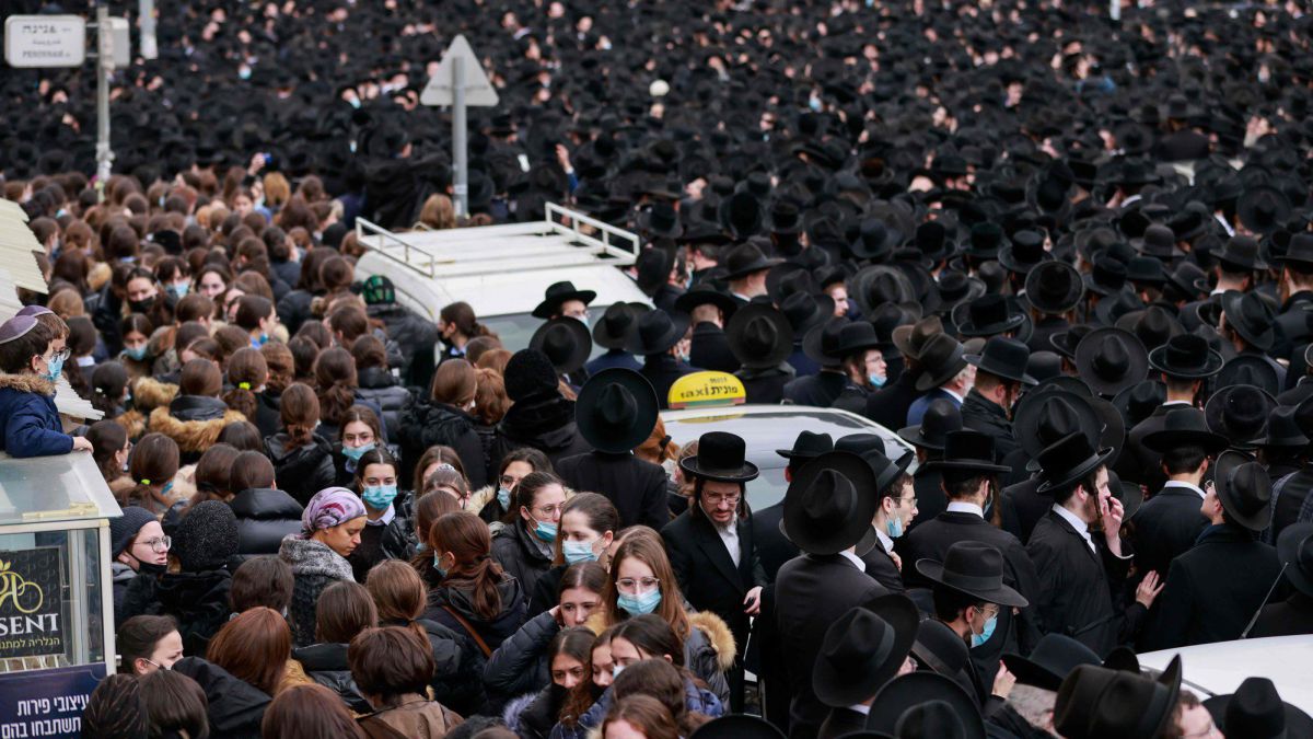 Thousands of ultra-Orthodox Jews crowd Jerusalem for a funeral
