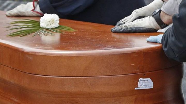 Muere una niña de 9 años mientras dormía tras dar positivo por coronavirus