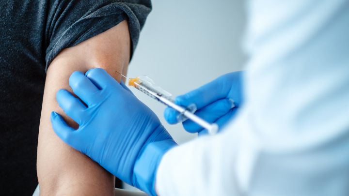 Los "acontecimientos adversos" de la vacuna hasta ahora en España