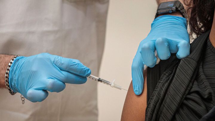 vacunación coronavirus primera dosis expertos segunda efectos