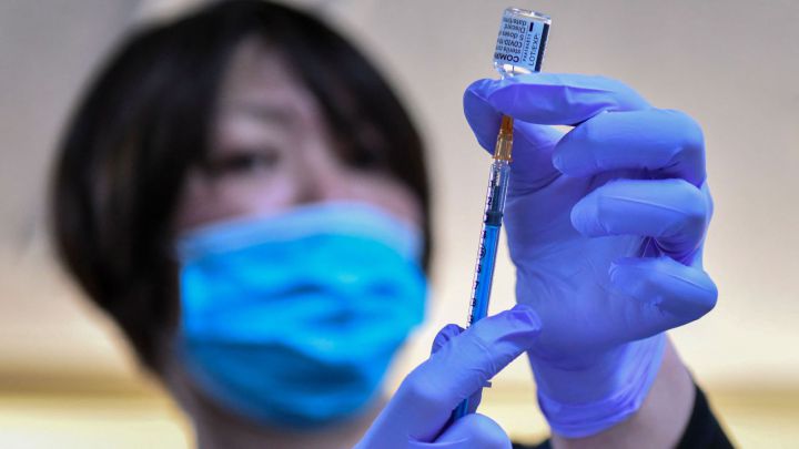Investigadores instan a retrasar la segunda dosis de la vacuna de Pfizer