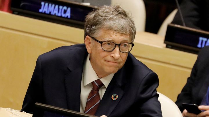 Bill Gates pronostica la fecha para viajar con normalidad