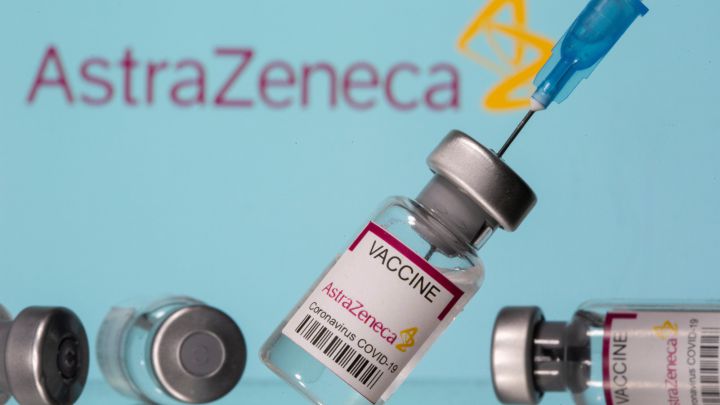 Revelan los "síntomas inusuales" de la mujer que murió tras recibir la vacuna de AstraZeneca