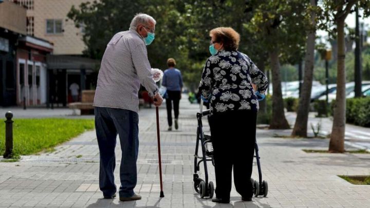 Ancianos mayores coronavirus reinfección grupo riesgo 65 años