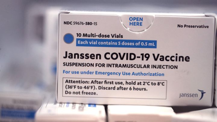 Vacuna Janssen: cuándo llegará a España, cuál es su eficacia y cómo se reparten las dosis