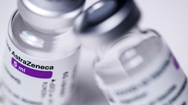 AstraZeneca vacuna EMA Estados Unidos cuestionamiento datos