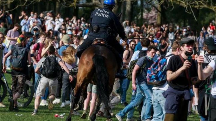 Las fiestas de la vergüenza en Europa en plena cuarta ola