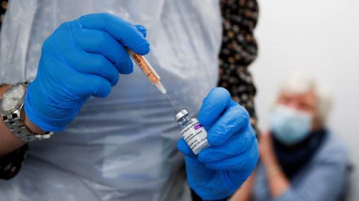 La petición de 82 sociedades científicas a los políticos: "No paren la vacunación"