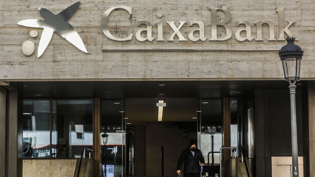 CaixaBank inicia los trámites del ERE para más de 2.000 empleos