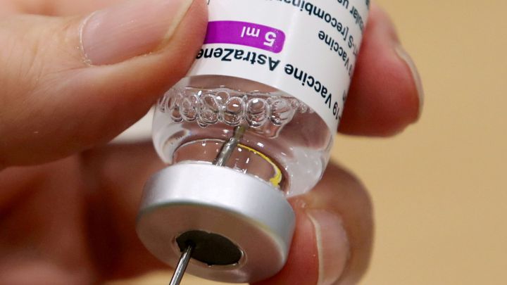 Sanidad rechaza la vacunación voluntaria con AstraZeneca en menores de 60 años