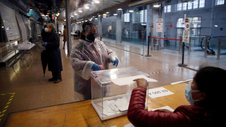 Elecciones en Madrid: ¿es necesario un permiso o certificado para ir a votar y cómo conseguirlo?