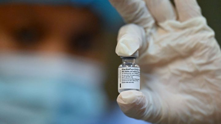 Pfizer/BioNTech espera tener lista su vacuna para niños en verano