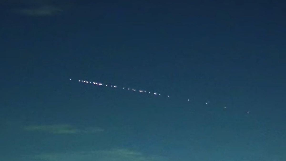 Satélites Starlink de SpaceX a qué hora es, cuándo pasan y cómo ver